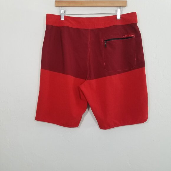 Volcom Men's Shorts Red Size 36 - Picture 4 of 6